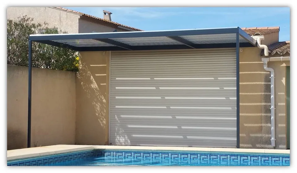 Pergola couverte de lames alu