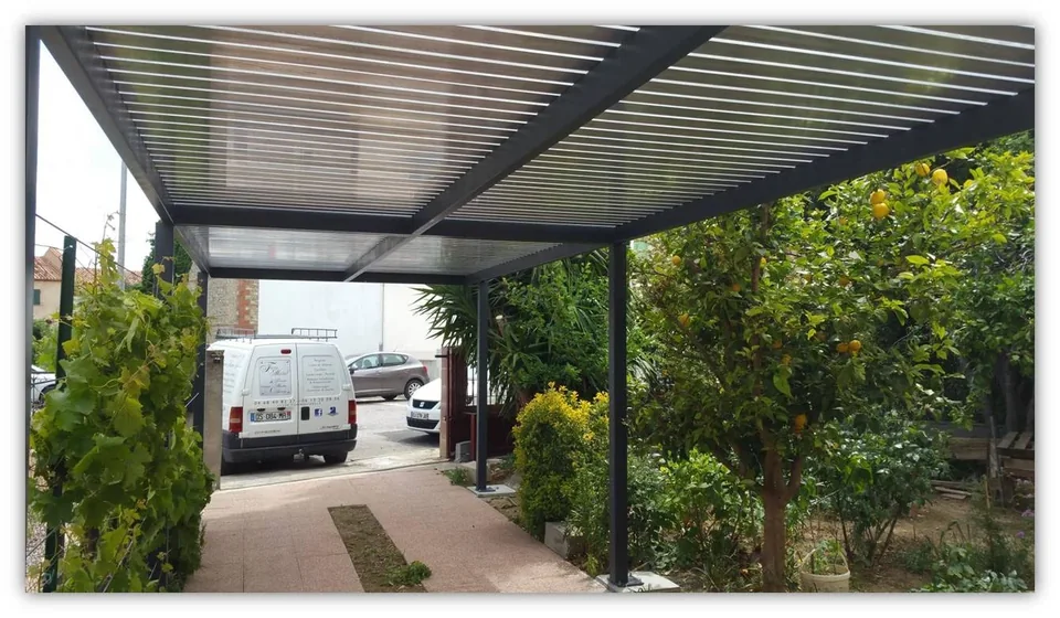 Abri voiture avec lames alu