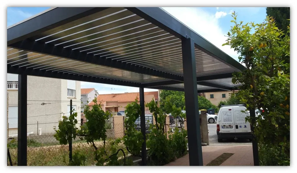 Abri voiture avec lames alu