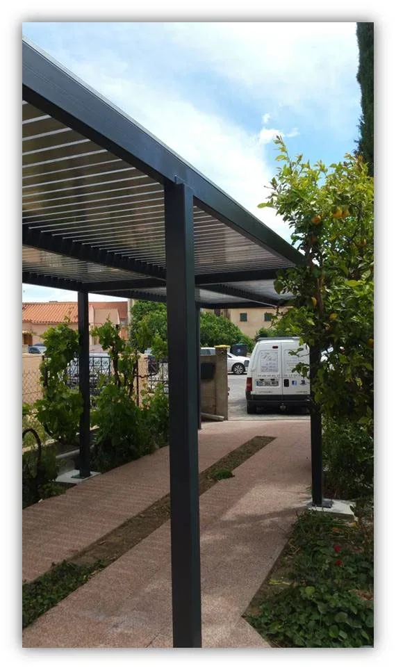 Abri voiture avec lames alu